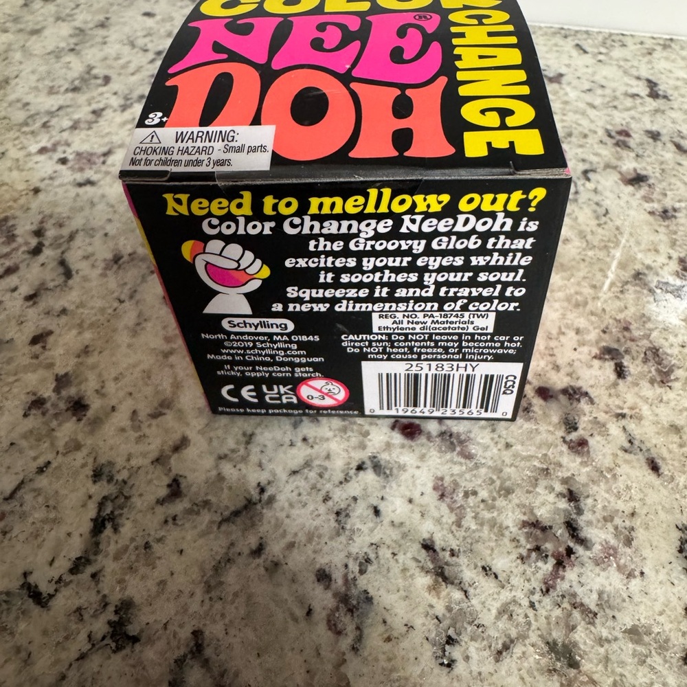 Schylling Color Change NeeDoh Groovy Glob - Black & Pink
